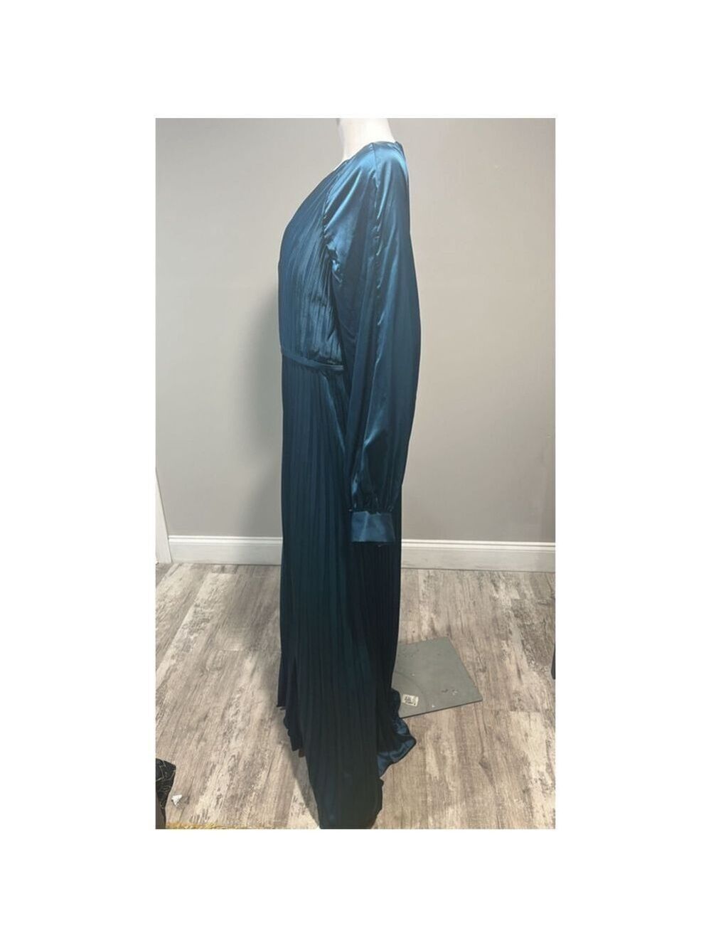 Women's Mac Duggal Teal Pleated Long Sleeve Gown Size 14 - Picture 5 of 10